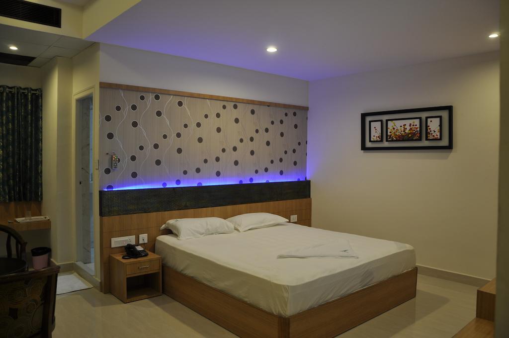 Hotel Athidi Grand Visakhapatnam Zimmer foto